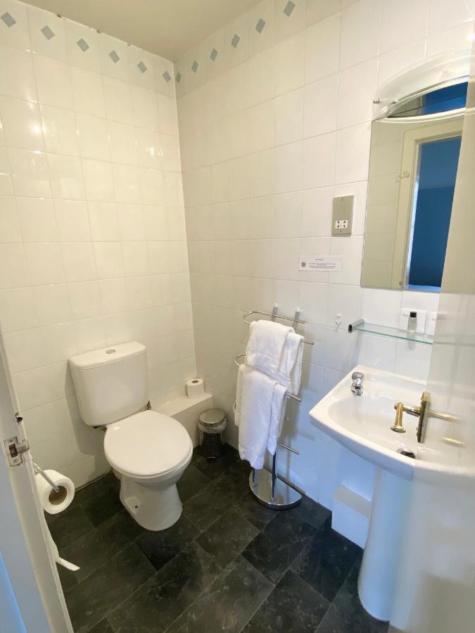 The County Hotel - Self Check-In, Ultra Fast Wi-Fi, Free Parking, Central Location Selkirk Exteriér fotografie