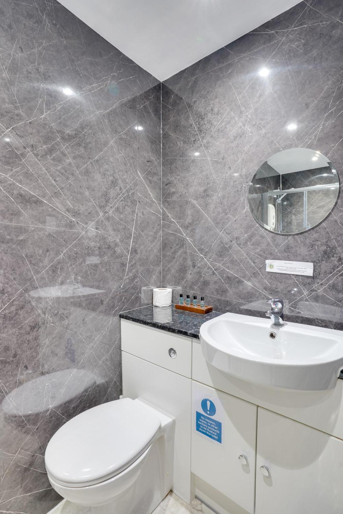 The County Hotel - Self Check-In, Ultra Fast Wi-Fi, Free Parking, Central Location Selkirk Exteriér fotografie