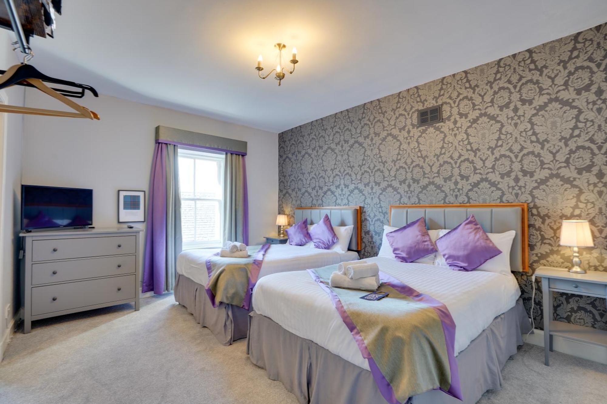 The County Hotel - Self Check-In, Ultra Fast Wi-Fi, Free Parking, Central Location Selkirk Exteriér fotografie