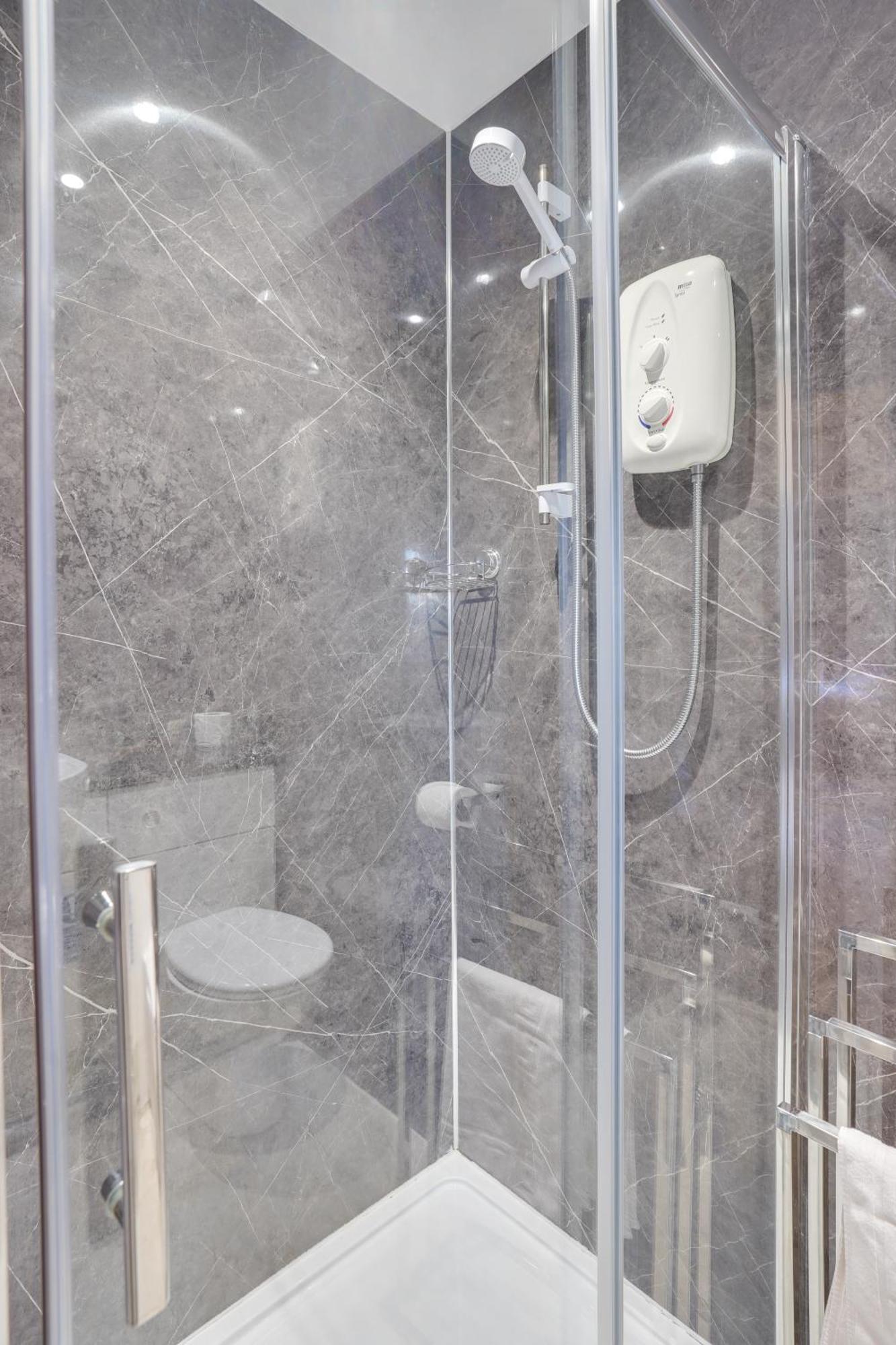 The County Hotel - Self Check-In, Ultra Fast Wi-Fi, Free Parking, Central Location Selkirk Exteriér fotografie