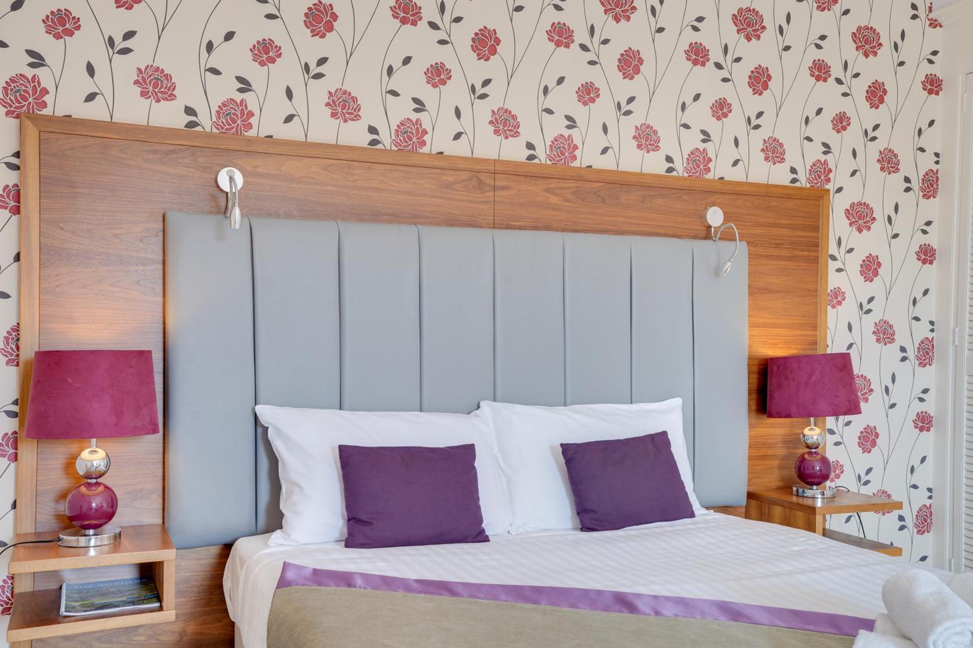 The County Hotel - Self Check-In, Ultra Fast Wi-Fi, Free Parking, Central Location Selkirk Exteriér fotografie