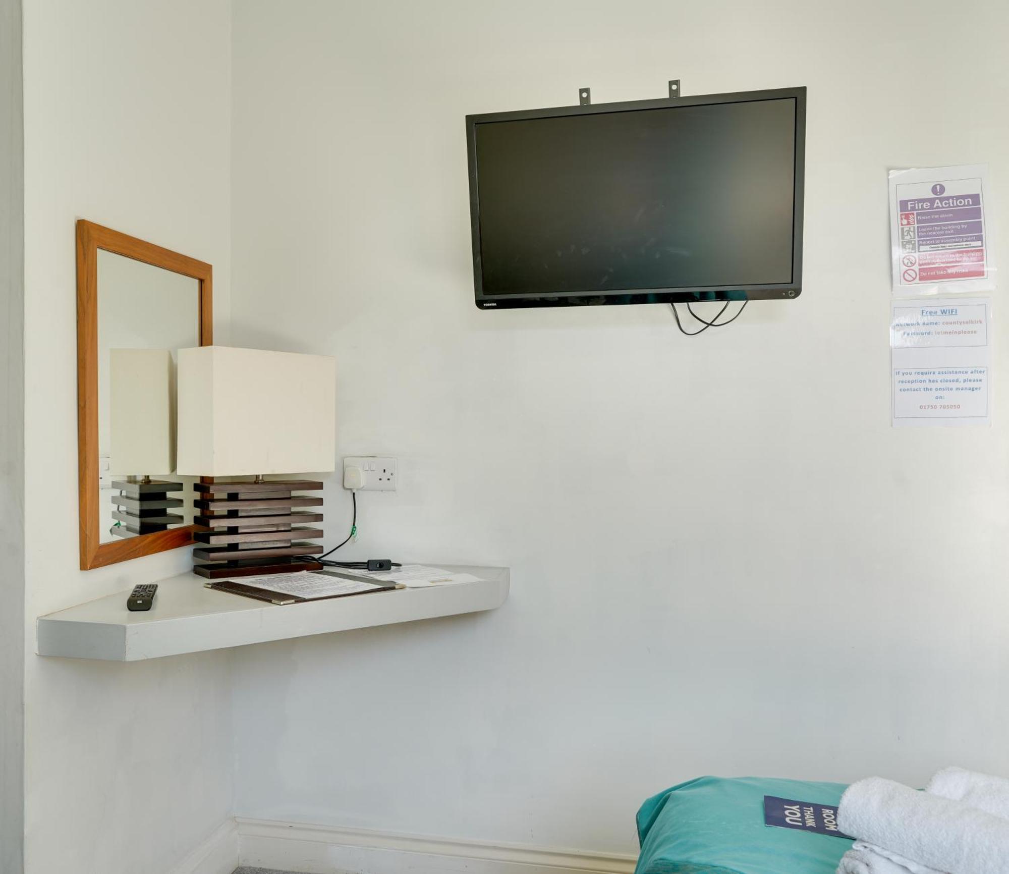The County Hotel - Self Check-In, Ultra Fast Wi-Fi, Free Parking, Central Location Selkirk Exteriér fotografie