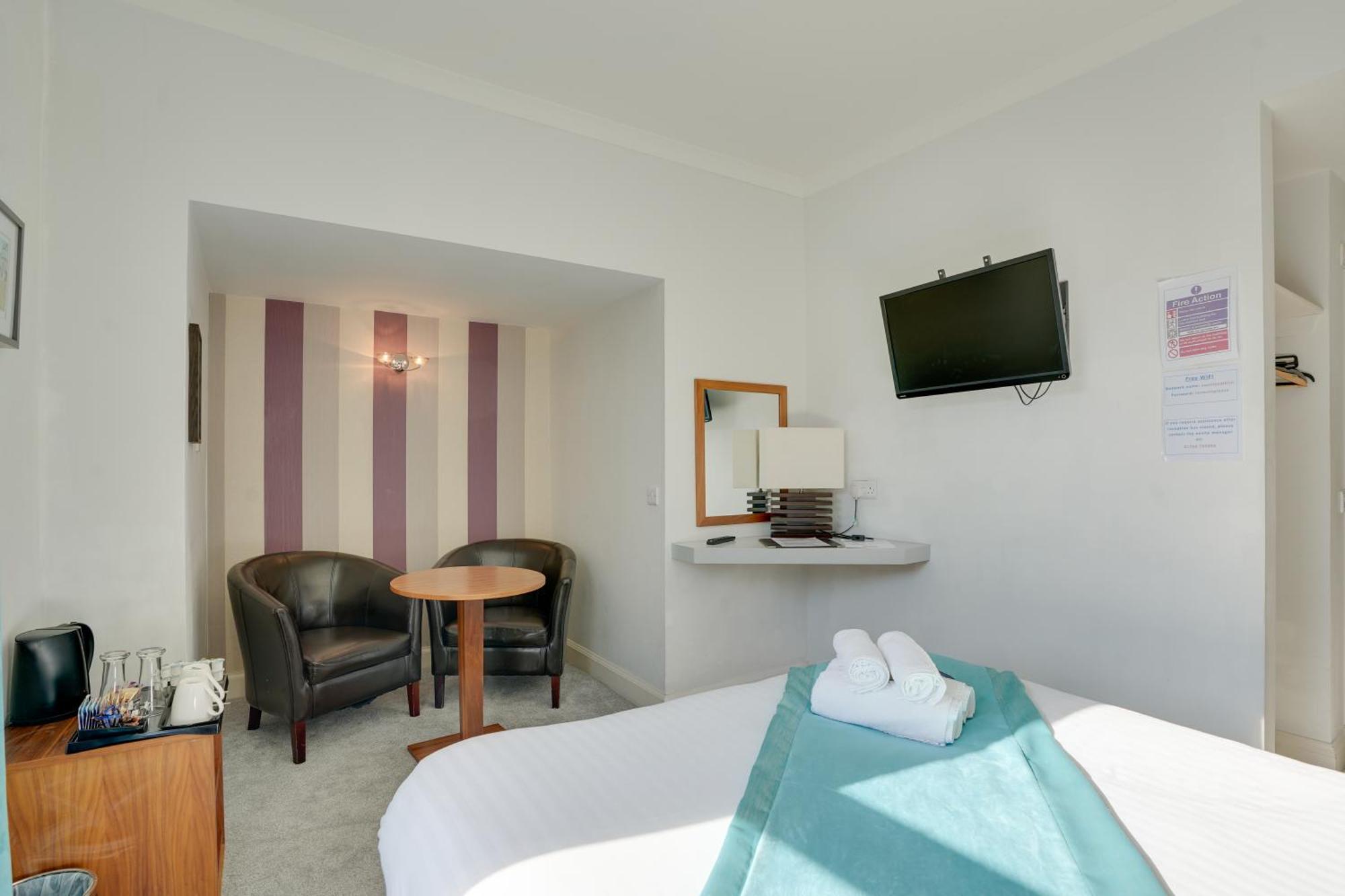 The County Hotel - Self Check-In, Ultra Fast Wi-Fi, Free Parking, Central Location Selkirk Exteriér fotografie